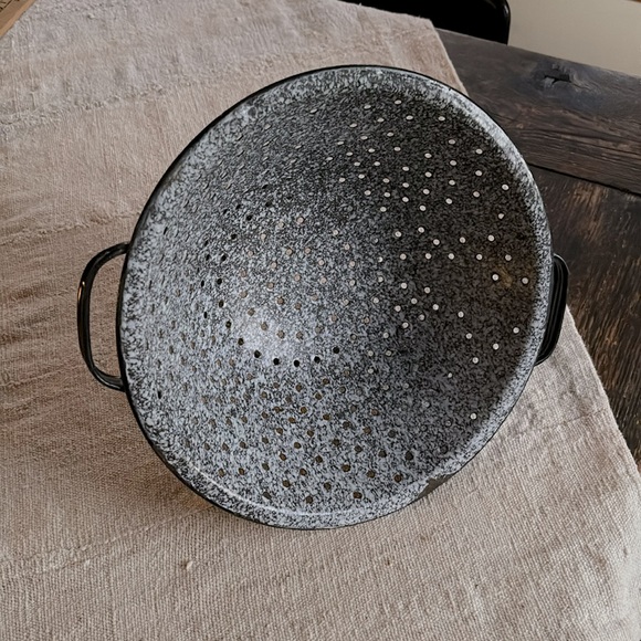 Antique Enamelware Colander - Picture 3 of 9